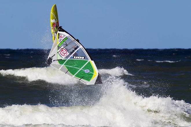 Brawzinho back loop - 2012 PWA Cold Hawaii World Cup ©  John Carter / PWA http://www.pwaworldtour.com